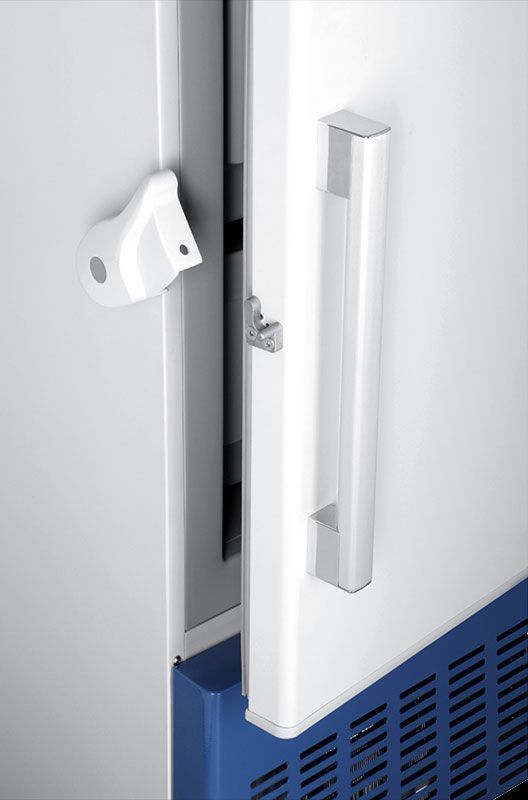 Across International E18.110 Ai EasyChill 18 Cu Ft -30°C Upright Freezer UL 110V
